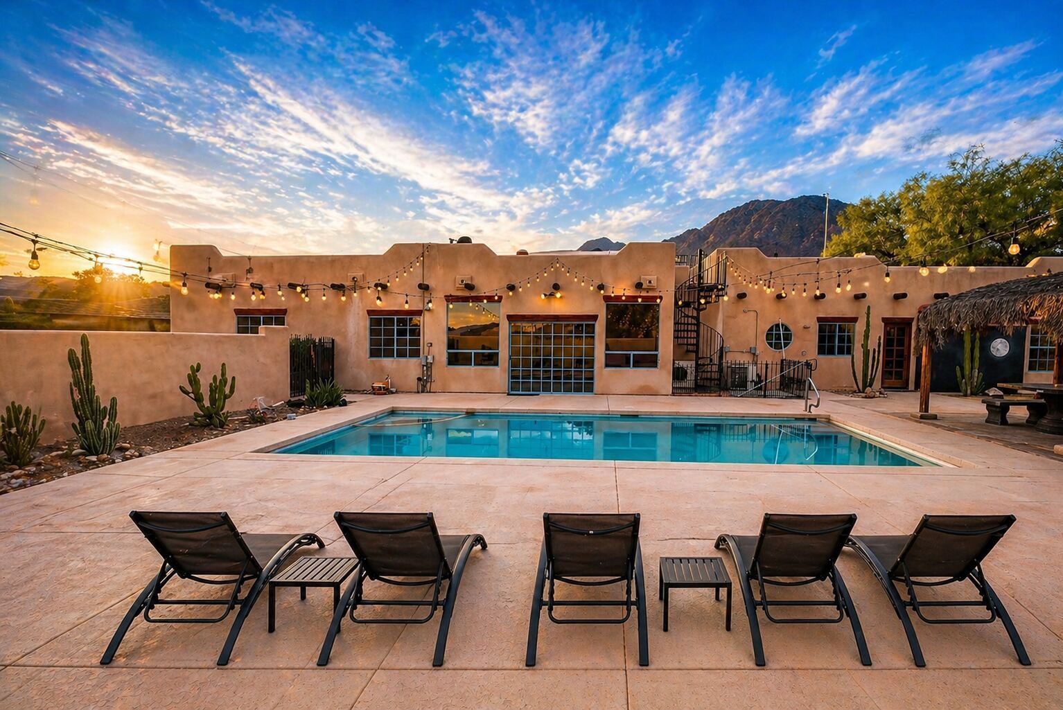 Private pool & hot tub